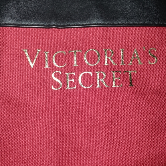🆕Victoria's Secret | Large Red Weekend Tote Bag / Carry All Bag / Carry On Bag - Picture 6 of 10